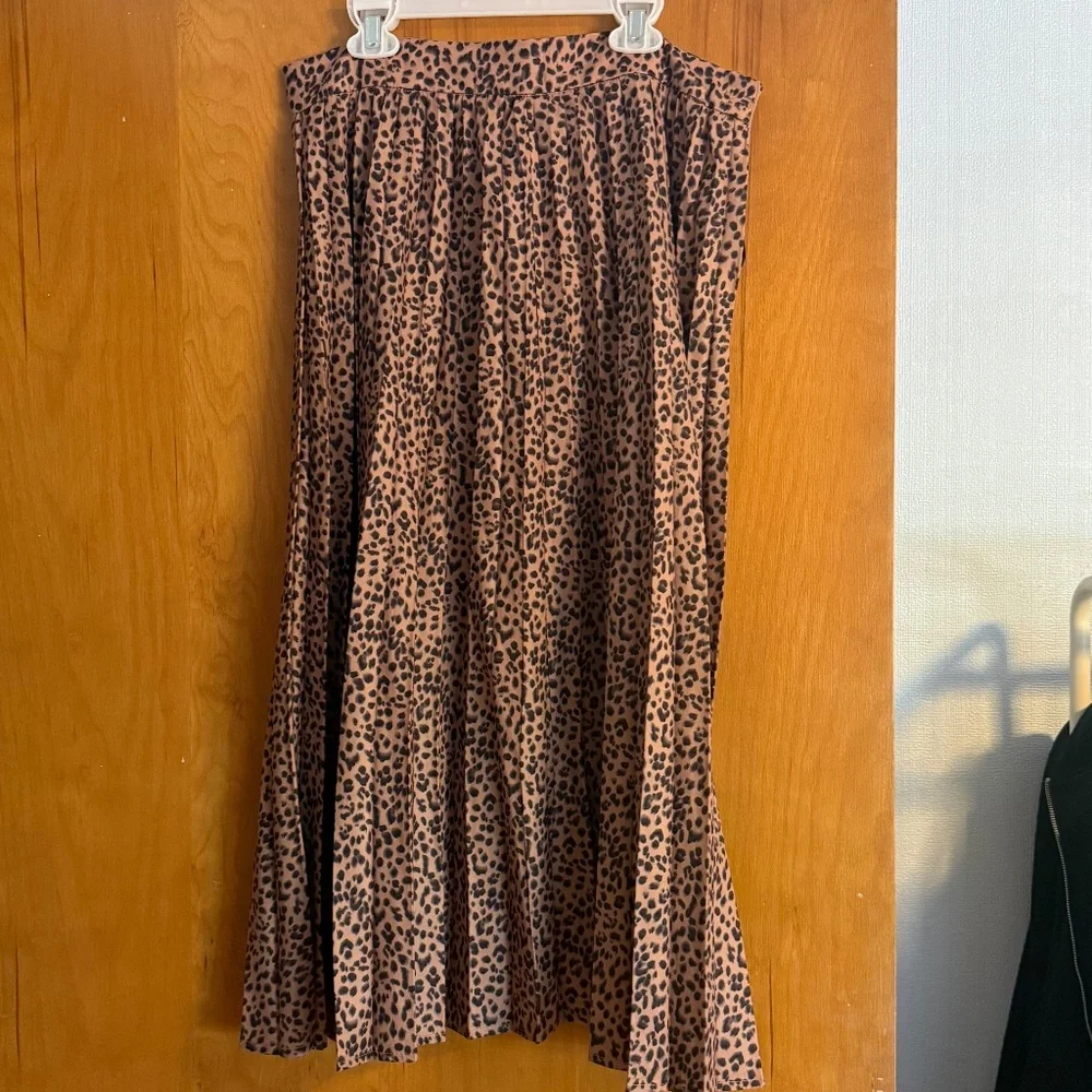 Leopard Print Midi Skirt
